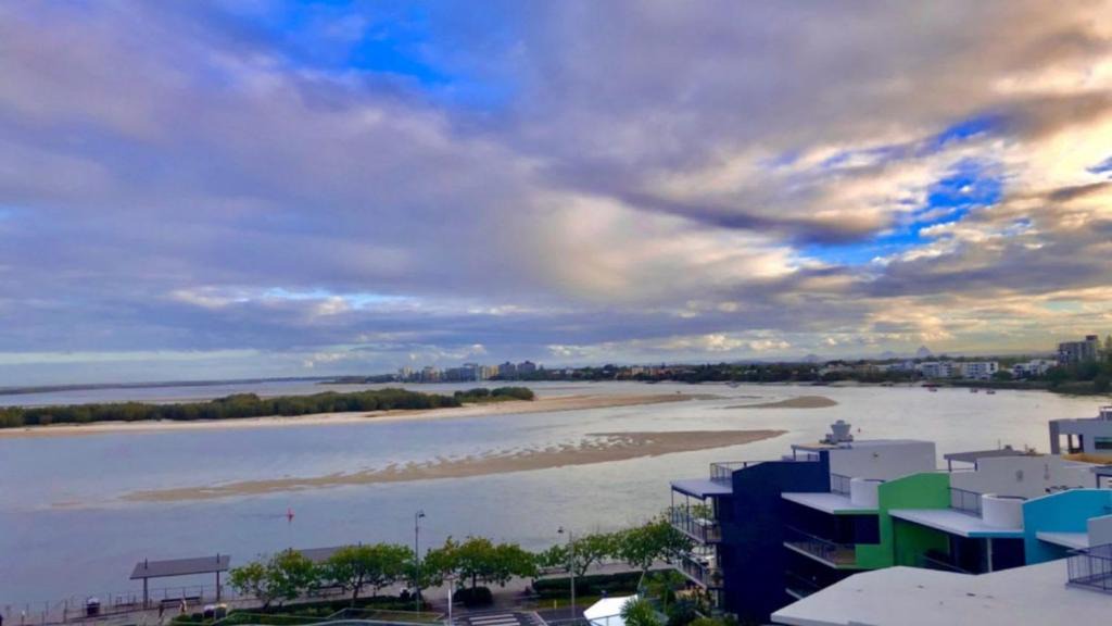 Caloundra Apartment | Amazing Views, Walk Everywhere!
