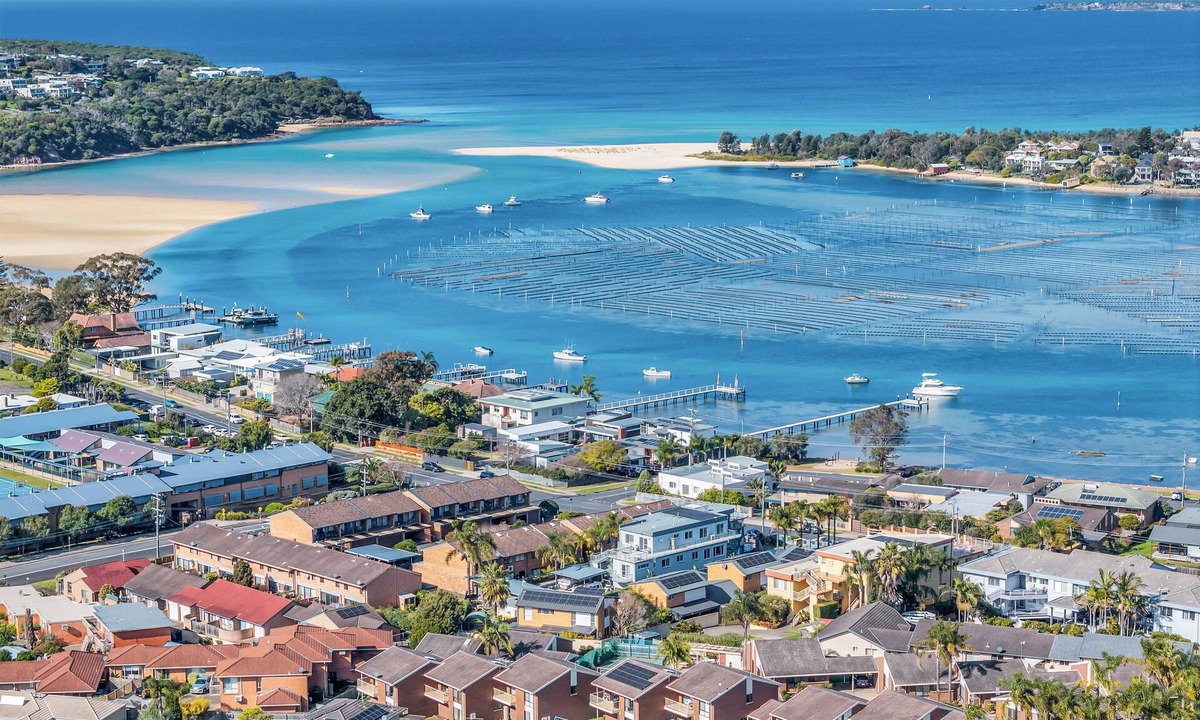 Merimbula House | Anchor Bell Deluxe: (Sleeps 4)