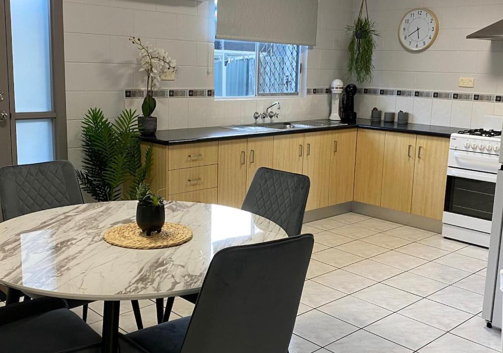 Andergrove Apartment | Andergrove Home with Leafy View with Wi-fi