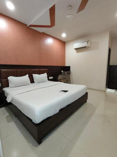 Kurla West Hotel | Anex Hotel Near BKC