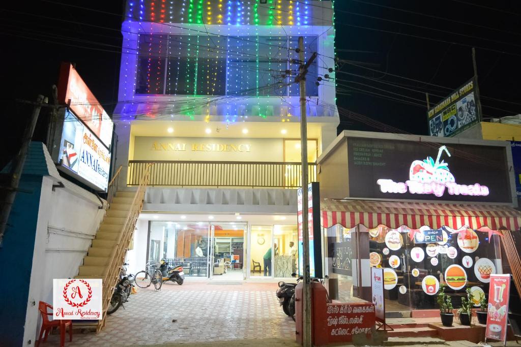 Mayiladuthurai Bed & Breakfast | Annai Residency
