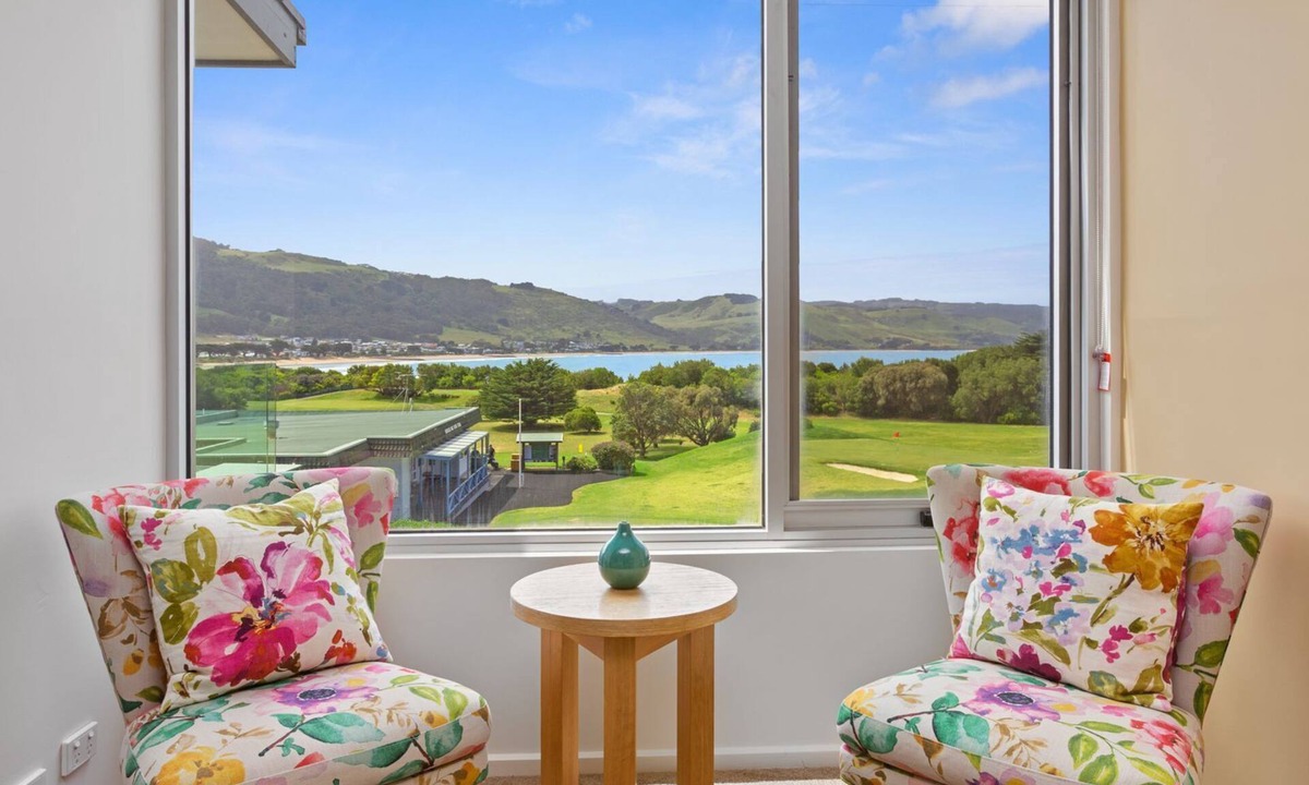 Apollo Bay Apartment | Apollo Blue 14 - Central Position, Picturesque Views
