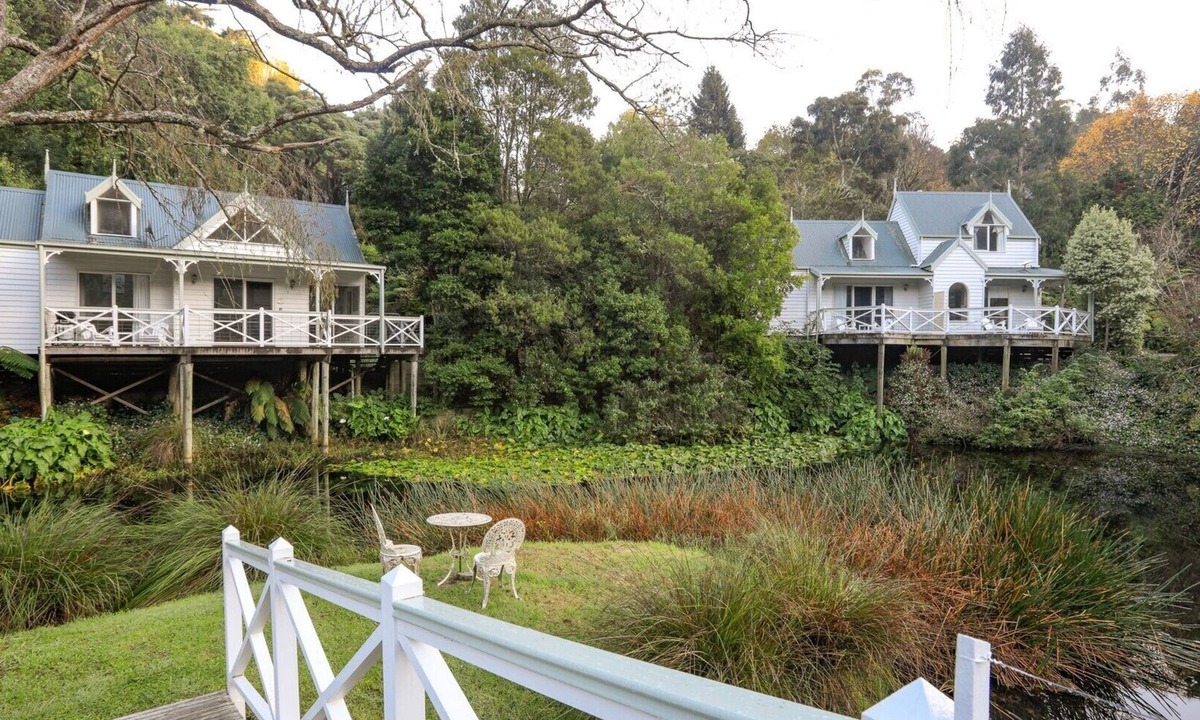 Apollo Bay Cottage | Apple Tree Cottage | Charming Coastal Getaway