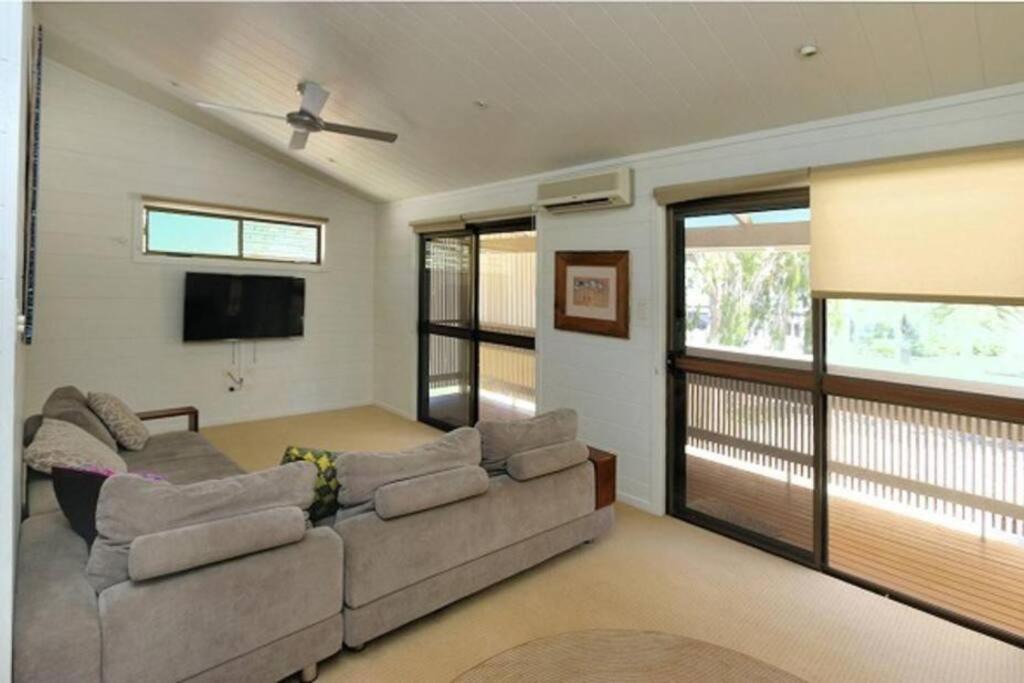 Bargara House | Archies Beach Abode - 50m to beach, sleeps up to 14