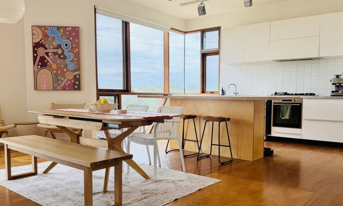 Golden Beach House | Architectural Coastal Retreat. 100m to Beach