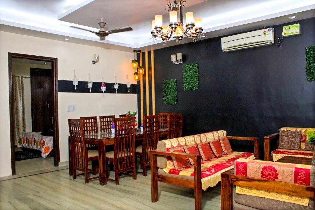 Faridabad Apartment | Atithi Stay By Kasa Lusso - Luxury 2 BHK In Faridabad
