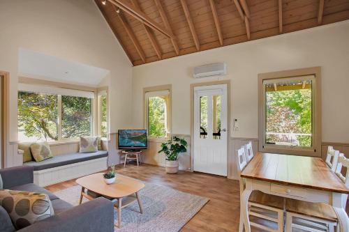 Bright House | Autumn Abode Cottages - One
