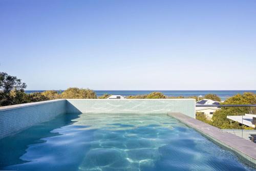 Dunsborough House | Azotea - Rooftop pool across from beach