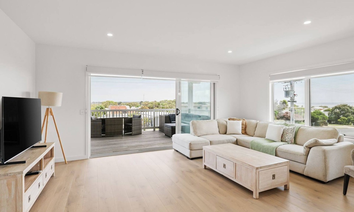 San Remo House | Back Beach Views in San Remo