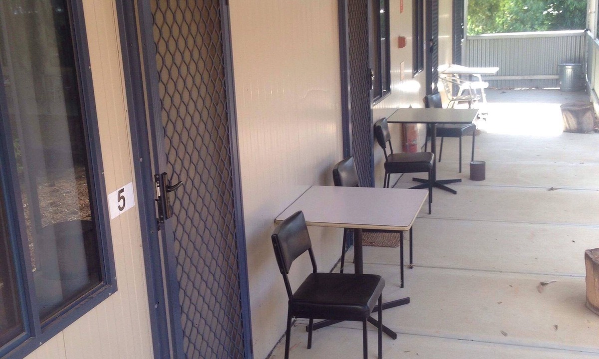Badgingarra Apartment | Badgingarra Accommodation - Pub, Restauraunt and rooms