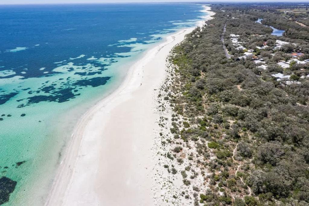 Quindalup Villa | Banksia at Whitesands - Loft-Style Living by the Bay