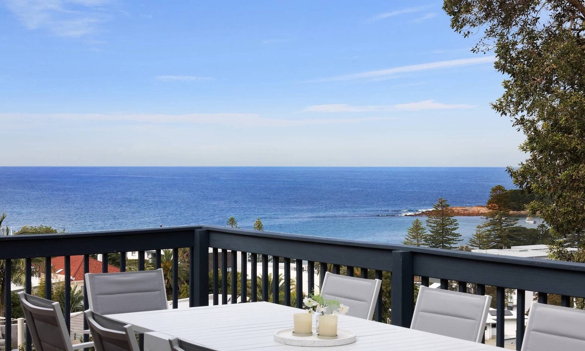 Terrigal House | Barnhill Beach House - by Coast Hosting