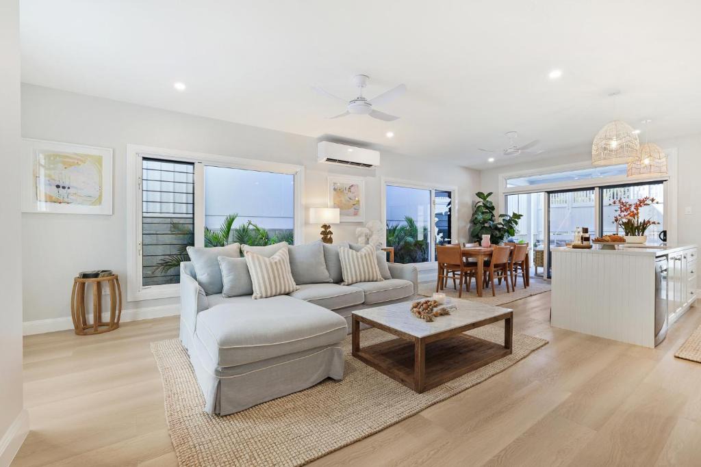 Bargara House | Basalt Beach House