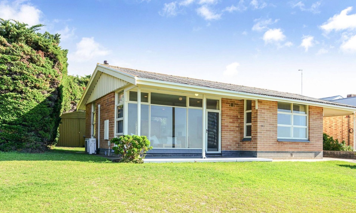 Encounter Bay House | Battye Cottage Beautiful Sea Views All Year Round