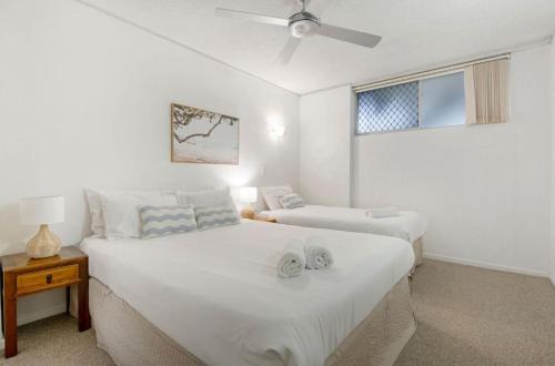 Broadbeach Apartment | Beach Apt Heated Pool BBQ Free Parking Sleeps 3