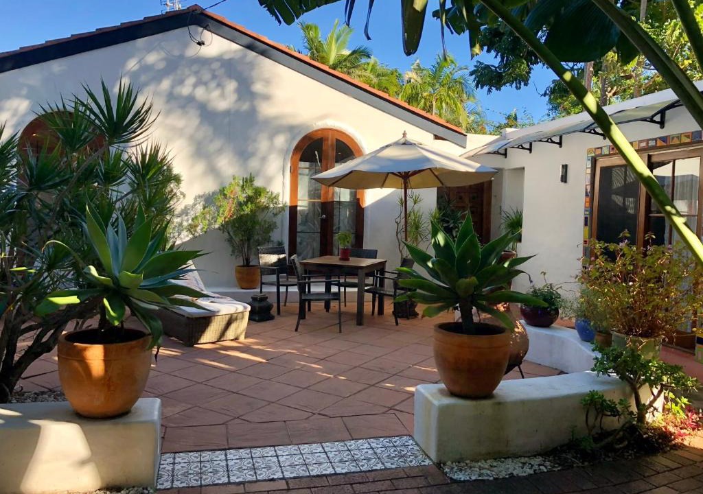 Suffolk Park House | Beach Bliss - Private Suite, Tropical Tranquility, 3 mins walk to beach