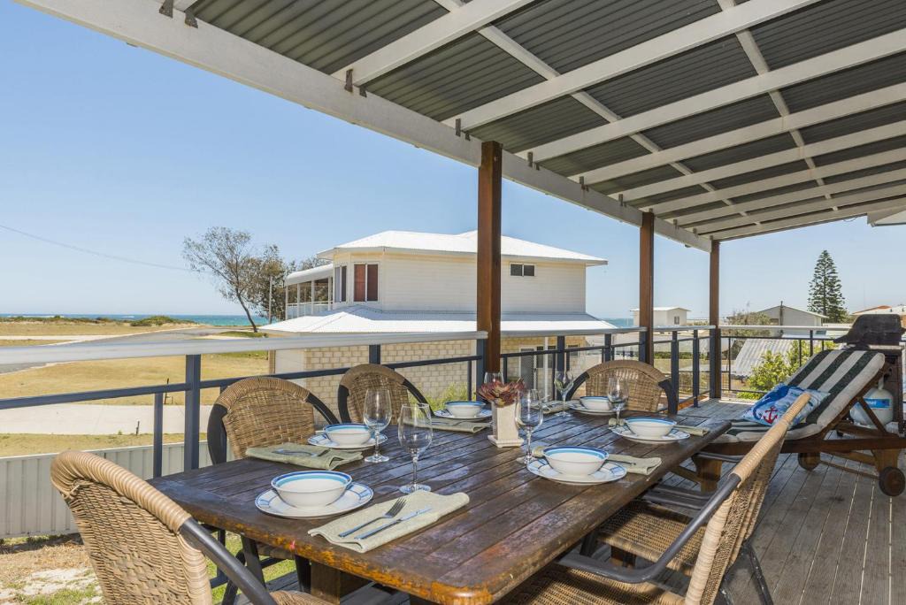 Lancelin House | Beach Break - Family Accommodation with Ocean Views
