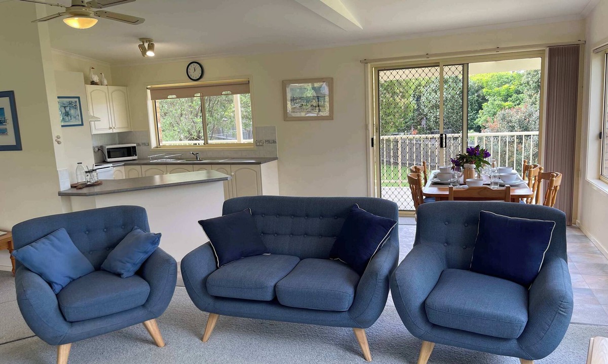 Mollymook Beach House | Beach Dreaming at Mollymook close to Beach