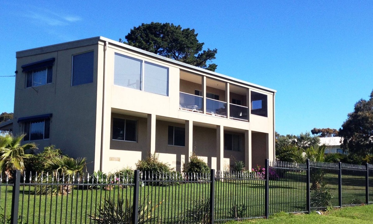 Ventnor House | Beach Escape with Ocean at your doorstep! Private, in beautiful natural setting.