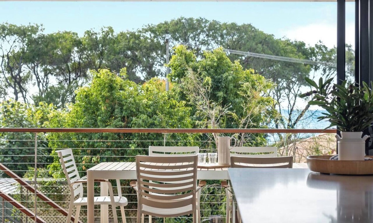 Broadwater House | Beach Haven A Year Round Retreat by the Sea