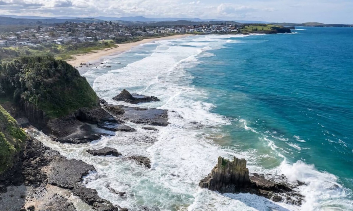 Kiama Downs House | Beach House on Jones Beach