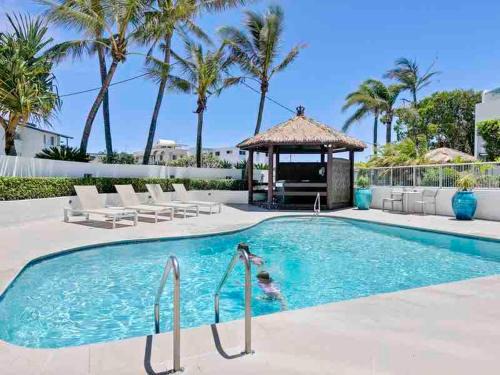 Maroochydore Apartment | Beach side Cotton Tree Family Friendly Resort