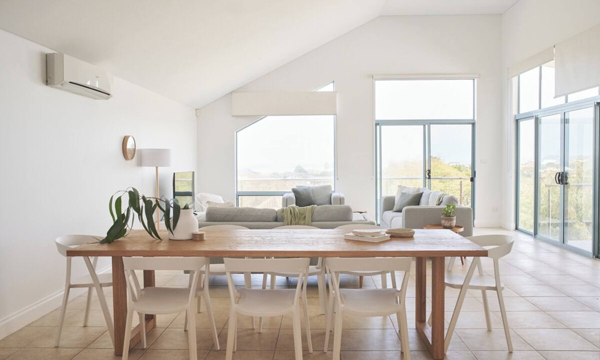 Middleton House | Beach, sunsets, explore, relax. Linen, games, food essentials provided!