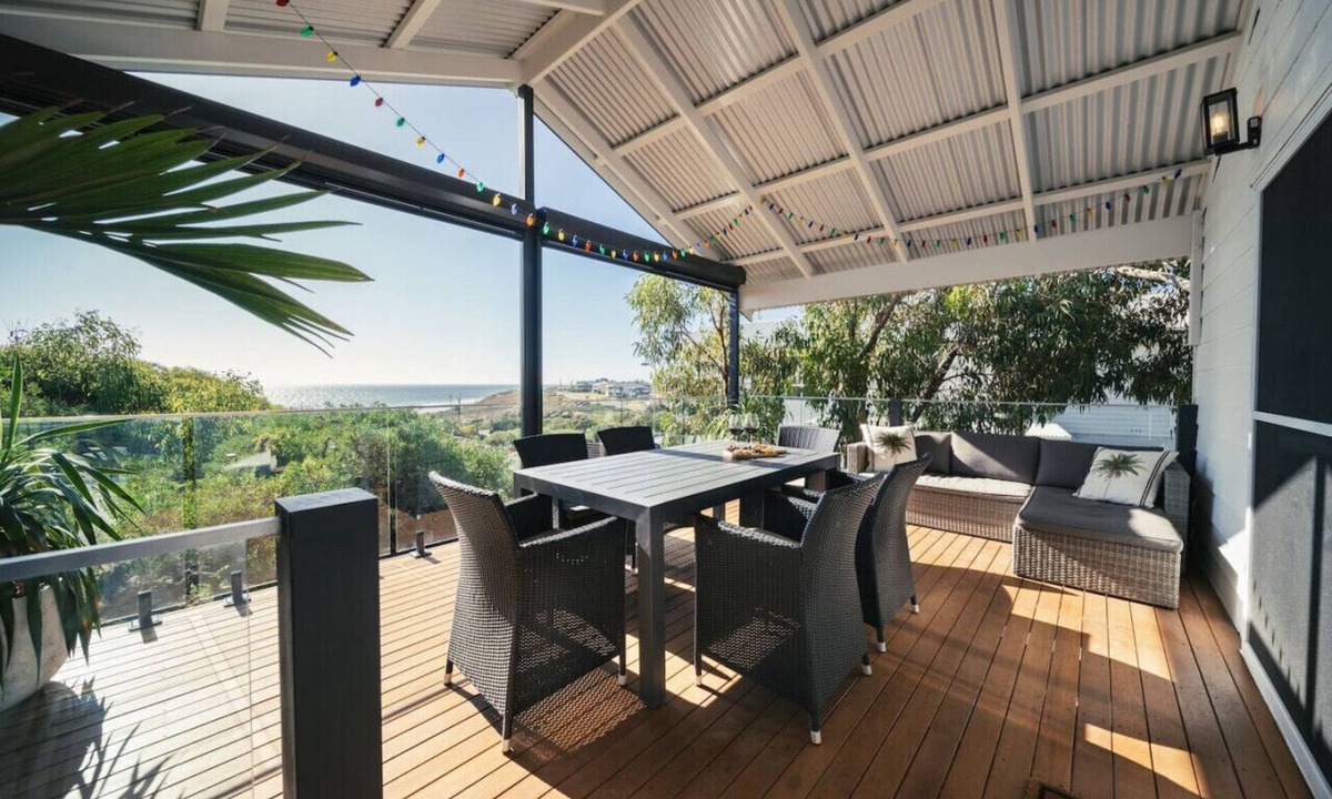 Aldinga Beach Cabin | Beach View Bliss~Stunning sunsets.King bed.Netflix
