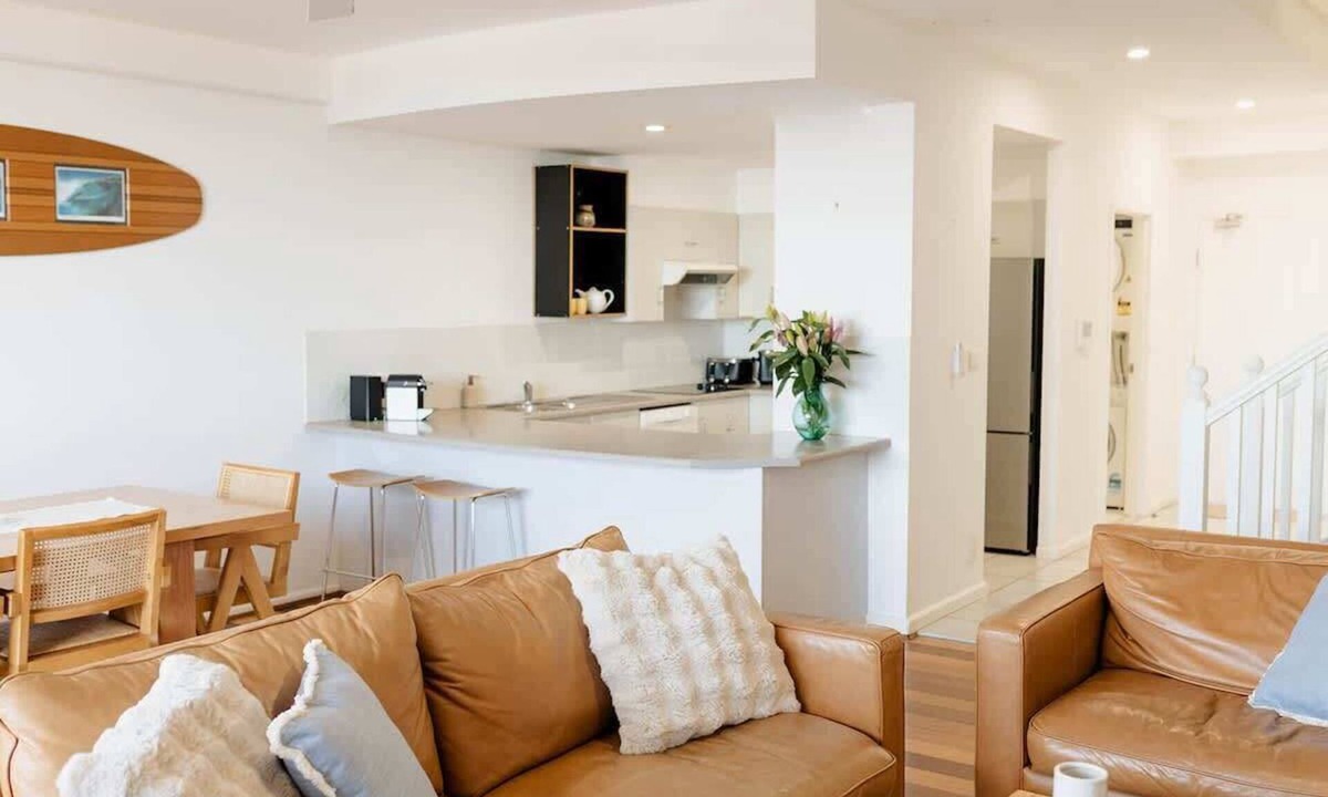 Newcastle Apartment | Beachfront Apartment | Pool, Tennis & Parking