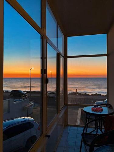 Glenelg North Apartment | beachfront apartment 5/22 Esplanades seaviews