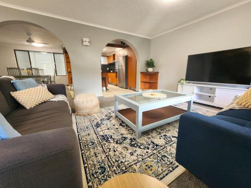 Scarness Apartment | Beachfront Bliss Hervey Bay