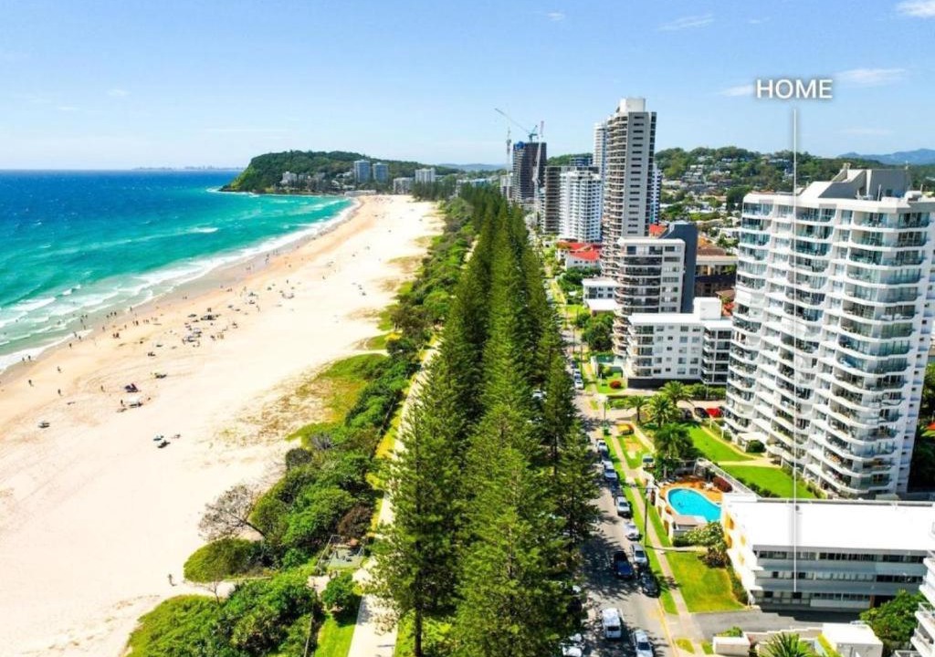 Burleigh Heads Apartment | Beachfront Burleigh Getaway!