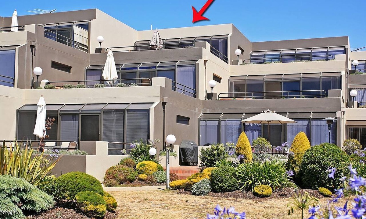 Torquay Apartment | Beachfront Esplanade Apartment 12-20 Ocean Views