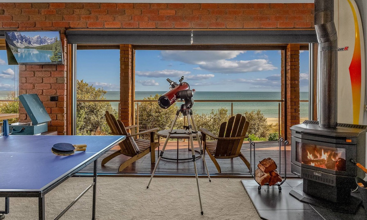 Bonbeach House | Beachfront home with direct beach access and 180 degree bay views!
