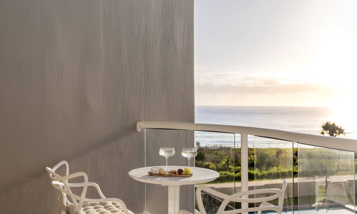 Palm Beach Apartment | Beachfront Studio ~ Azure Beachfront Bliss