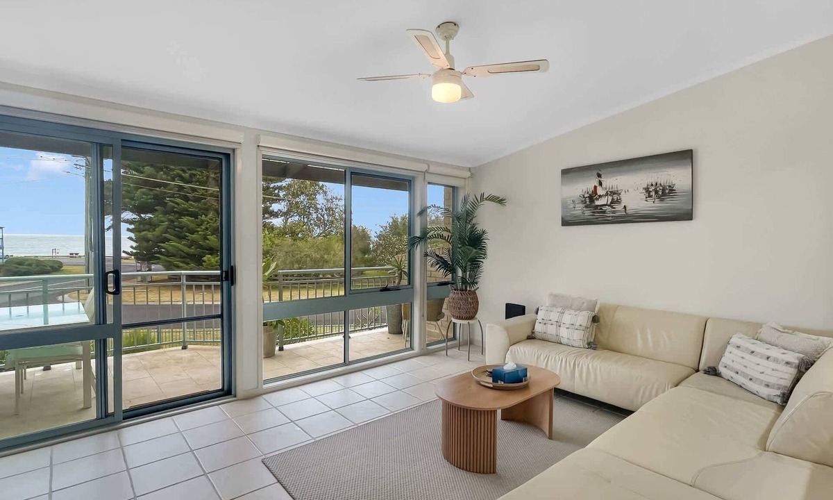 Long Beach House | Beachside 2-Bed Townhouse with Ocean Views