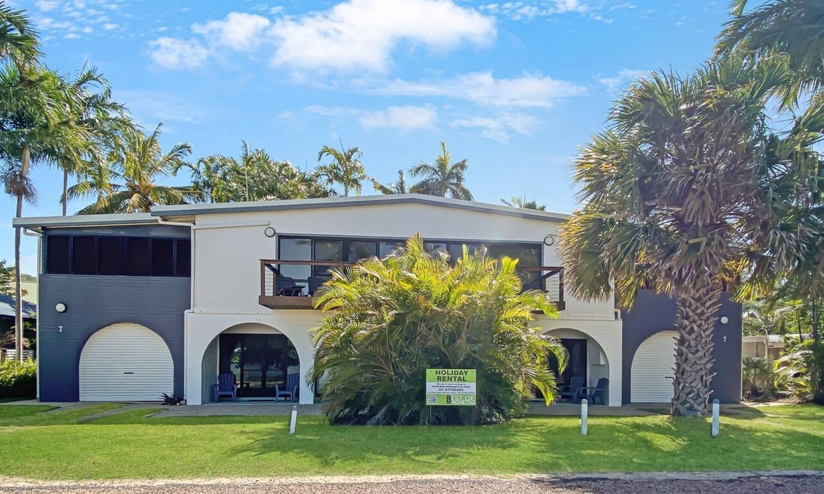 Nelly Bay Apartment | Beachside Palms Unit 1