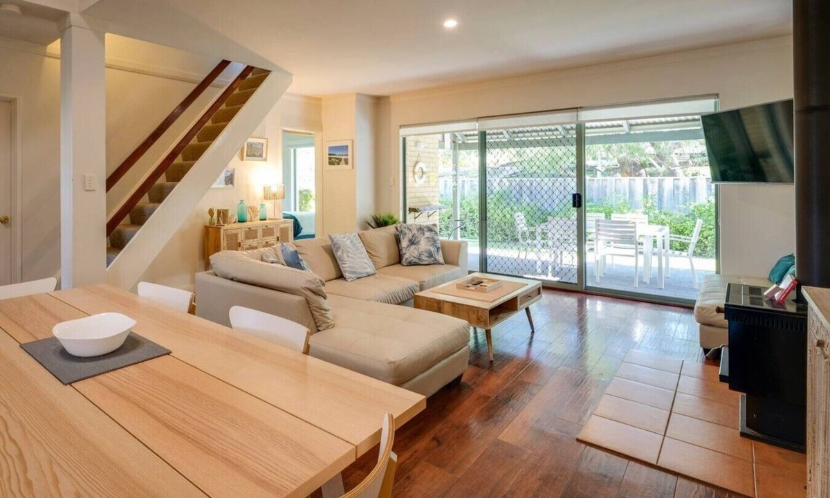 Quindalup House | Beachside Villa Retreat - Resort Style Quindalup