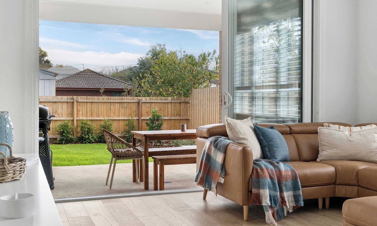 Dromana House | Beachurst Coastal Escape | Walk to Beach