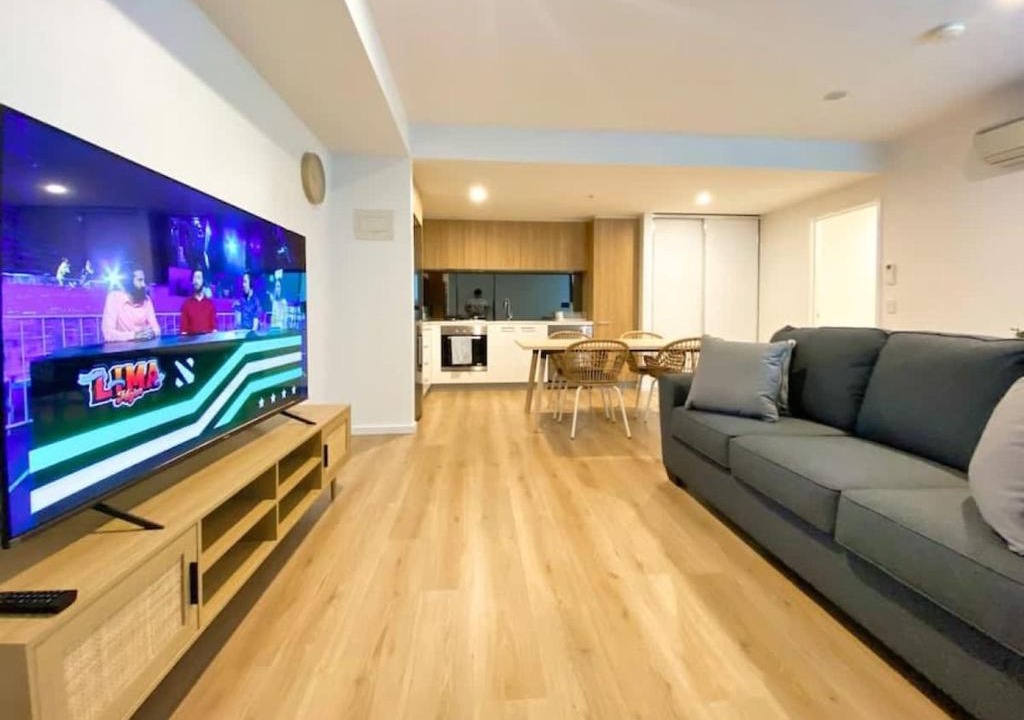 Adelaide Central Business District Apartment | Beautiful 2BR Apt at Adelaide CBD with Pool-Gym-BBQ