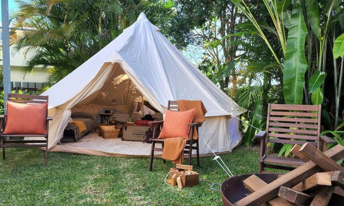 Dicky Beach House | Beautiful Beach House & Glamping Tent Dicky Beach
