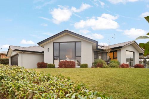 Llanarth House | Beautiful Spacious Home in a Serene Setting