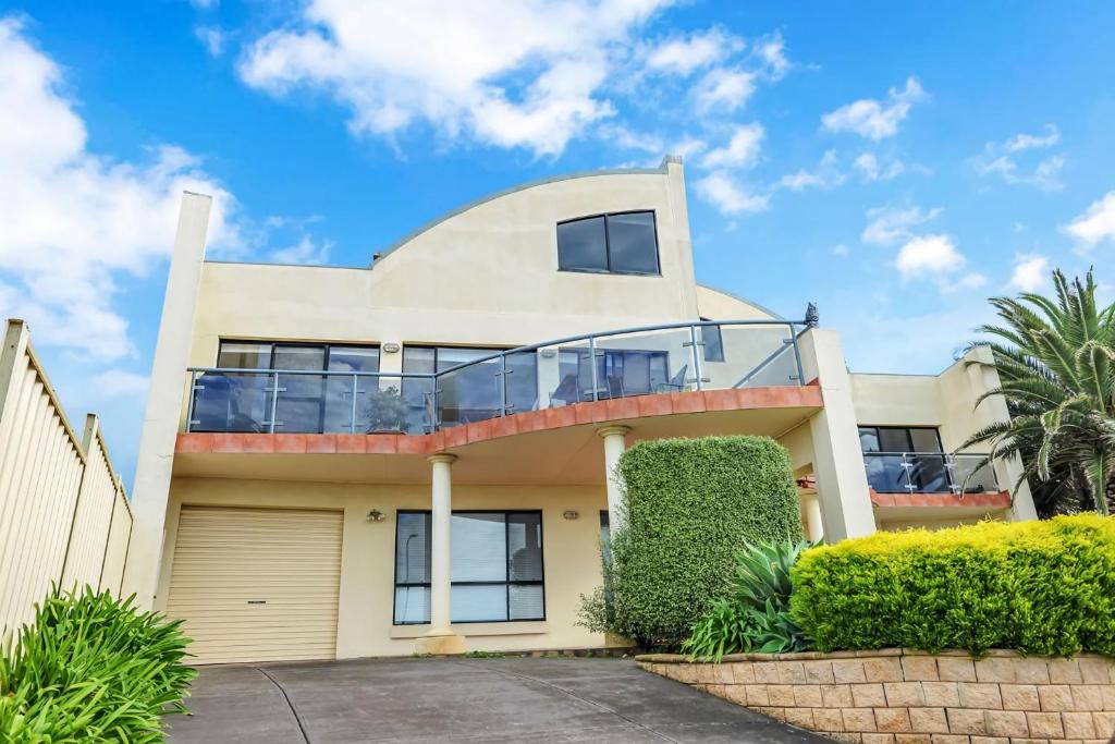 Encounter Bay House | Beautiful Views Relaxation Awaits You