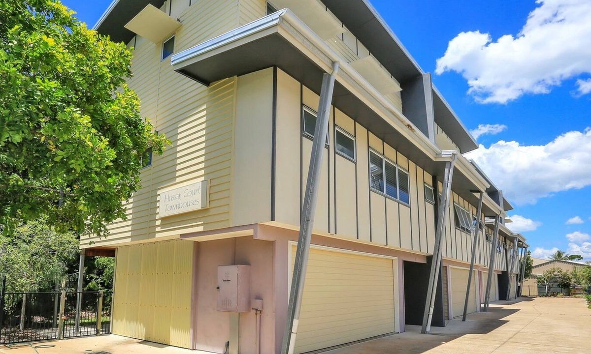 Woodgate House | Beautifully Designed Beach Townhouse with Pool