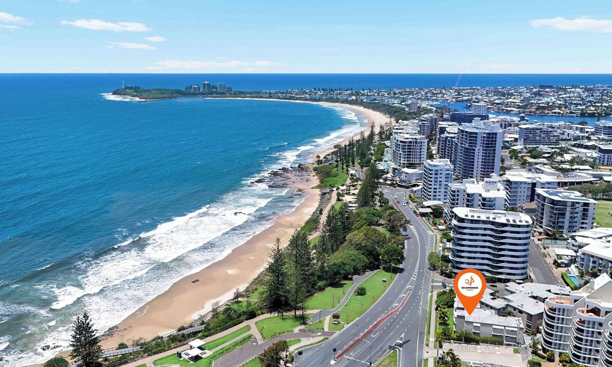 Sunshine Coast Apartment | Belladoo U2- Fully Renovated Beachfront Apartment