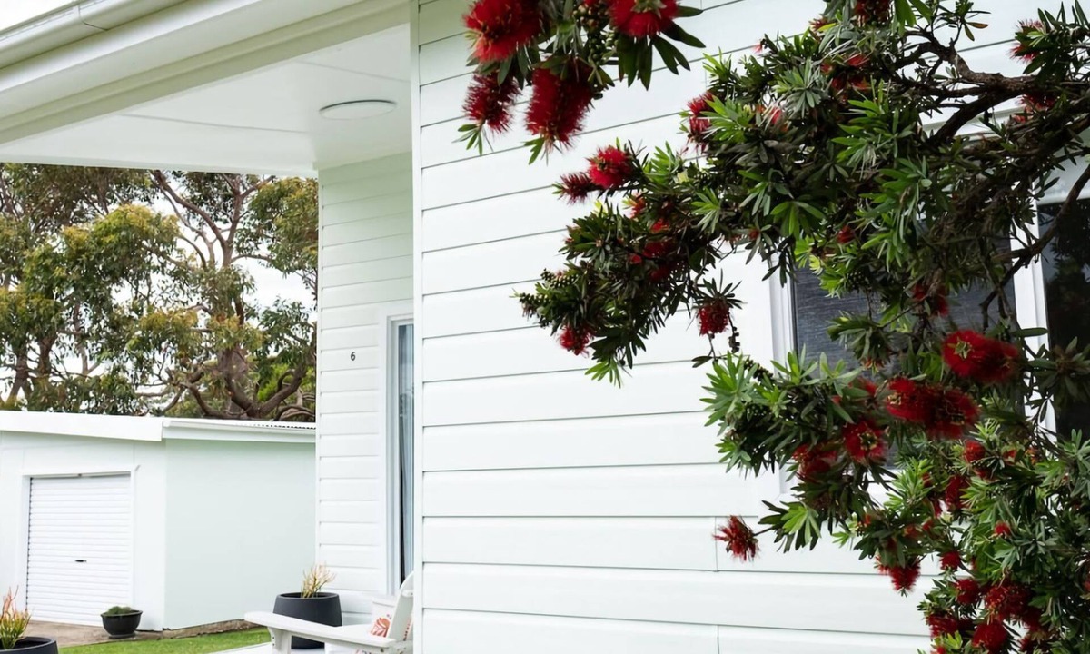 Bendalong Cottage | Bendy Beach House, beach side property at Washerwomans beach and Sting Ray Bay