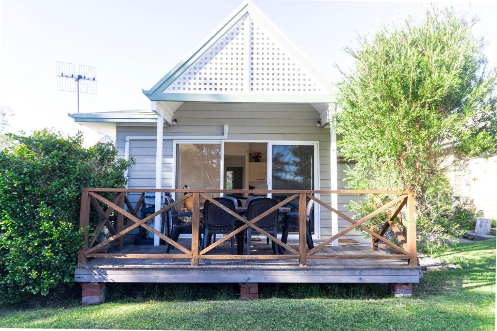 Berrara Ski Chalet | Berrara Lagoon Front Chalet