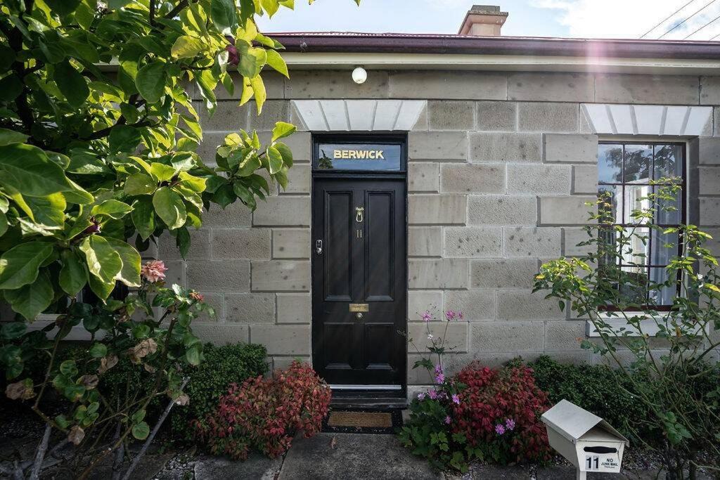 Battery Point House | Berwick Cottage and Studio
