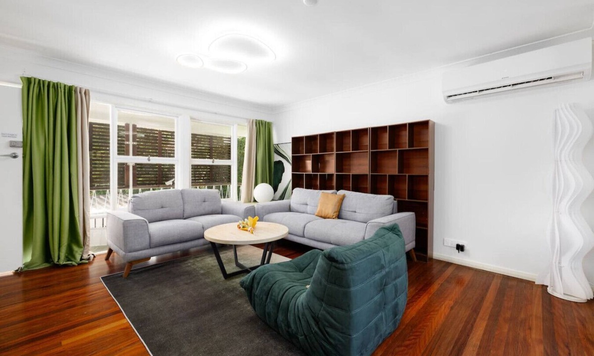 Nathan House | Best Value 4Beds Home Near Shops, Cafes & Forest