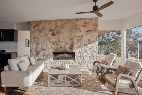 Black Mountain House | Betty - Black Mountain House